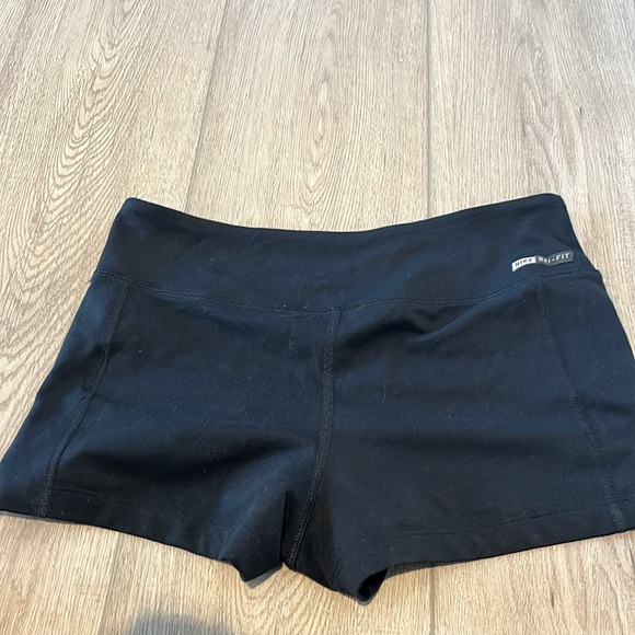 Hurley X Nike DRY FIT shorts - Picture 4 of 7